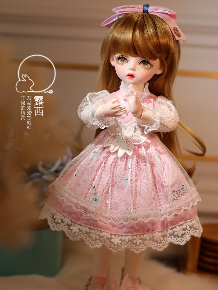 Hana Doll’s face showcasing hand-painted eyes