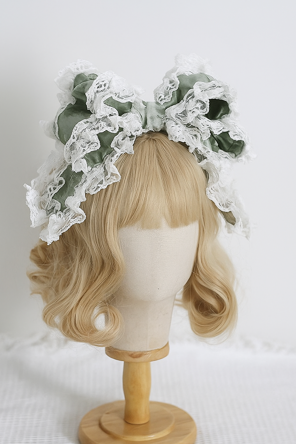 Royal Ruffles Lace Bow Headdress