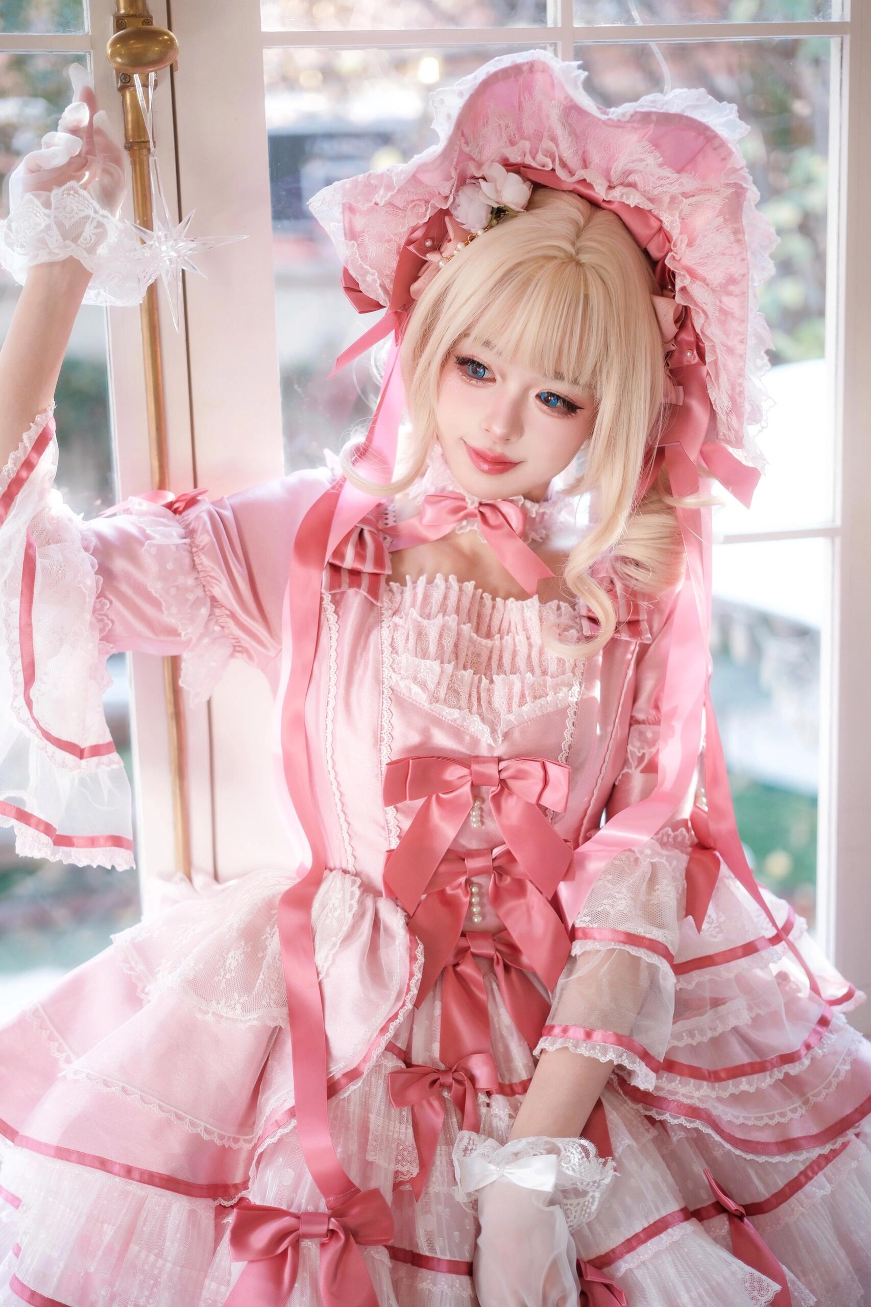 Pink Lolita fashion look