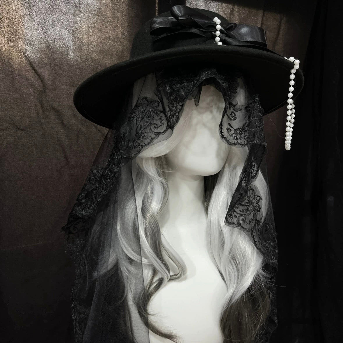 Gothic Pearl Veil Hat