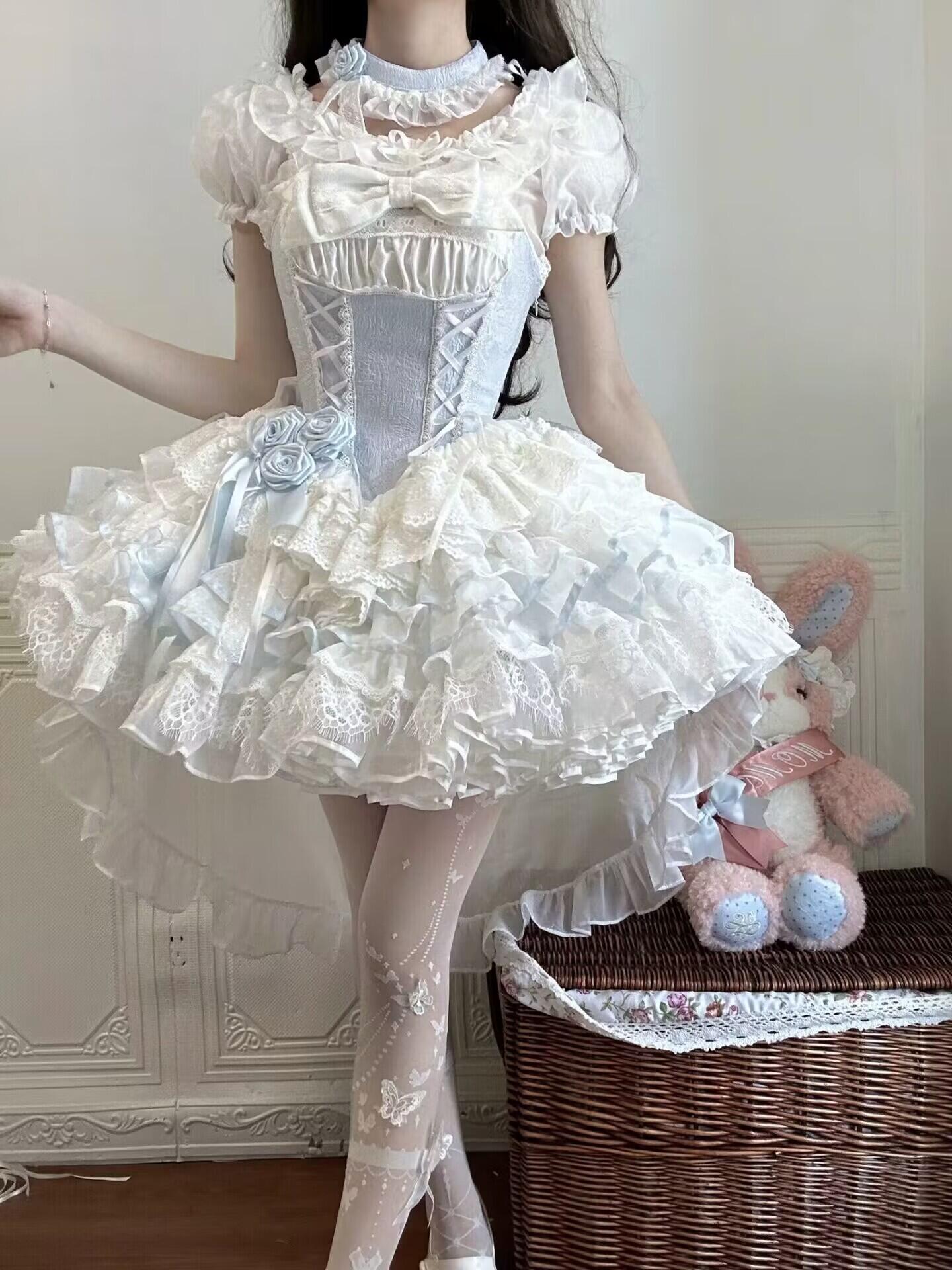 Elegant vintage Lolita dress in ivory