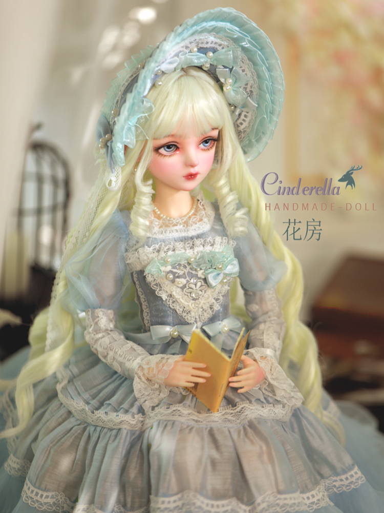 Katie Doll in classic Lolita outfit