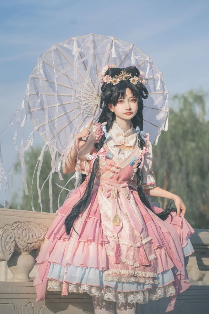 NEKOMATA'S TEMPTATION Peach Wine Floral Decoration Neckline Tiered Flounce Hem Jumper Skirt
