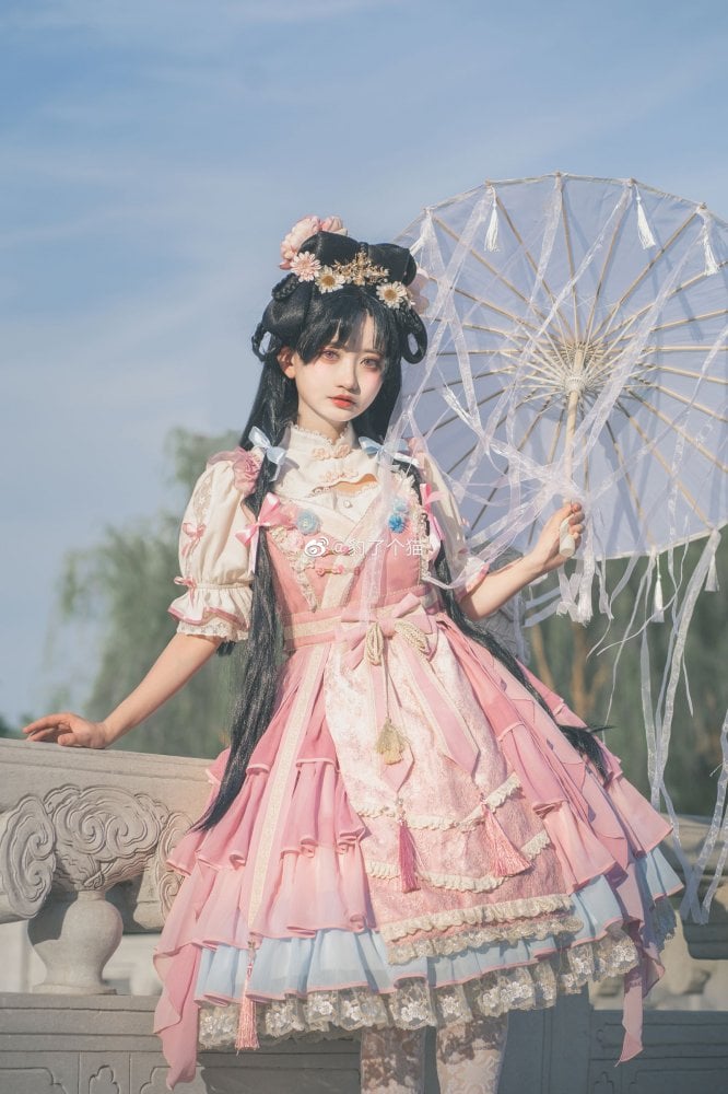 NEKOMATA'S TEMPTATION Peach Wine Floral Decoration Neckline Tiered Flounce Hem Jumper Skirt