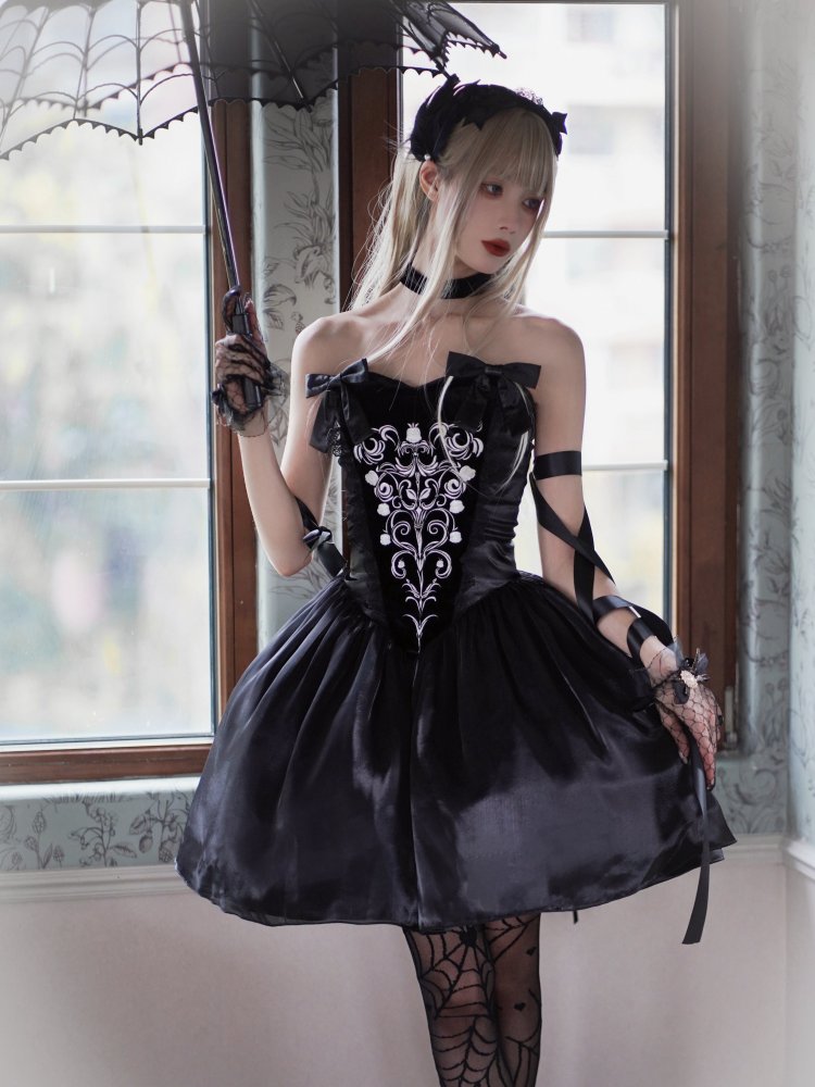 Lily of The Valley Manor Color Black Embroidery Bodice Sweetheart Neckline Strapless Lolita JSK