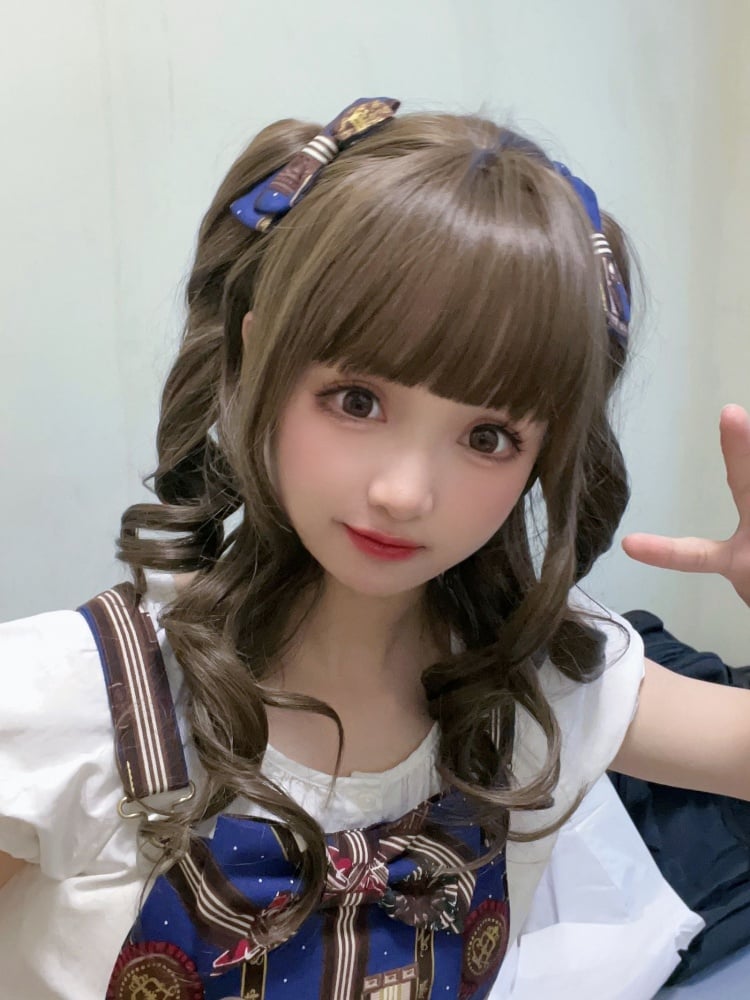 5 Colors Wavy Synthetic Wig with Bangs and Two Claw Clips