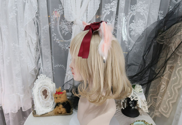 Shoulder Length Wavy Light Golden Blonde Synthetic Wig