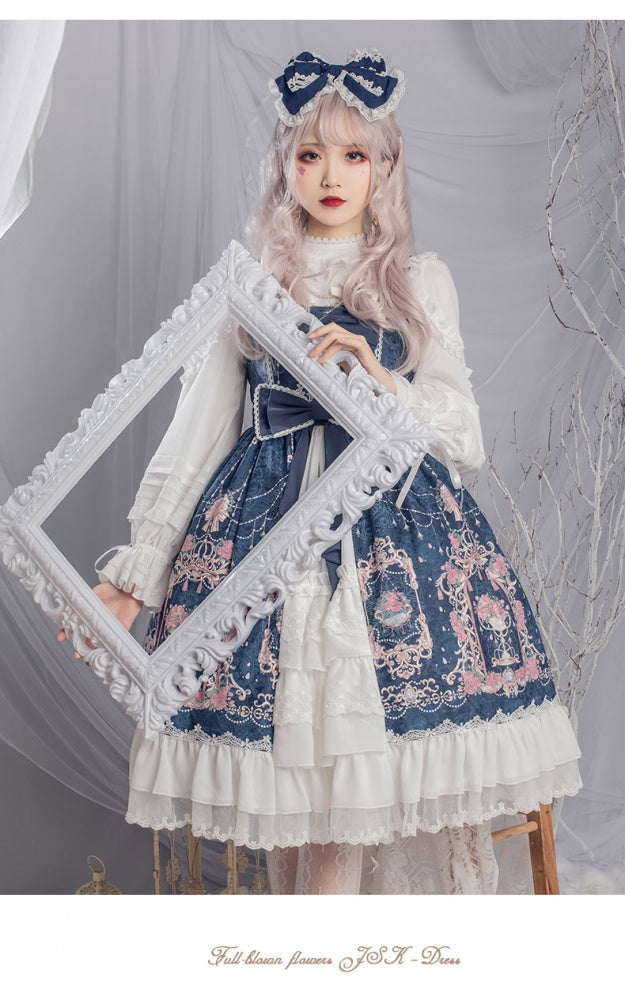Gothic vintage Lolita outfit