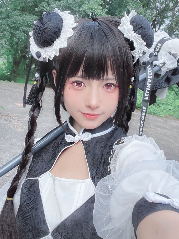 Black Short Wig with Braid Jaw Clips