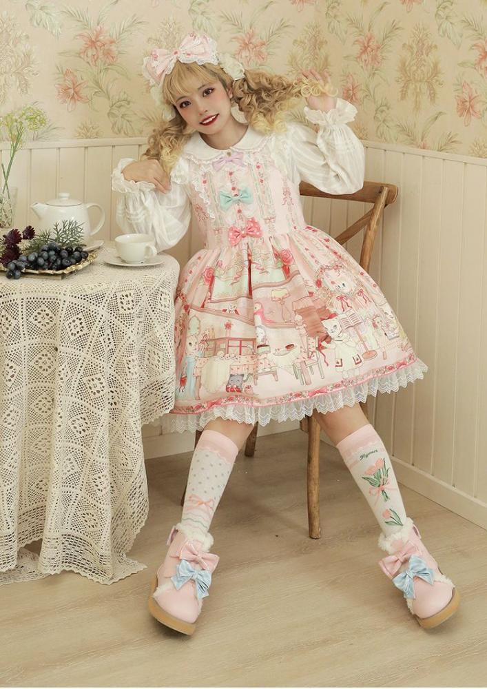 Close-up of kitty print details