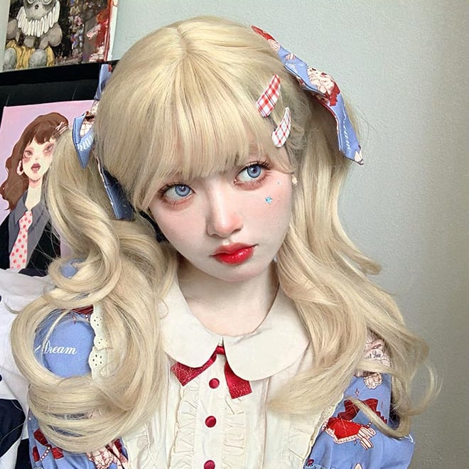 In Stock Light Blonde Long Wavy Wig