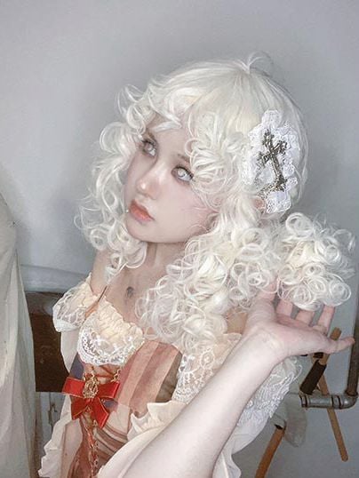 Off-White Curly Wig