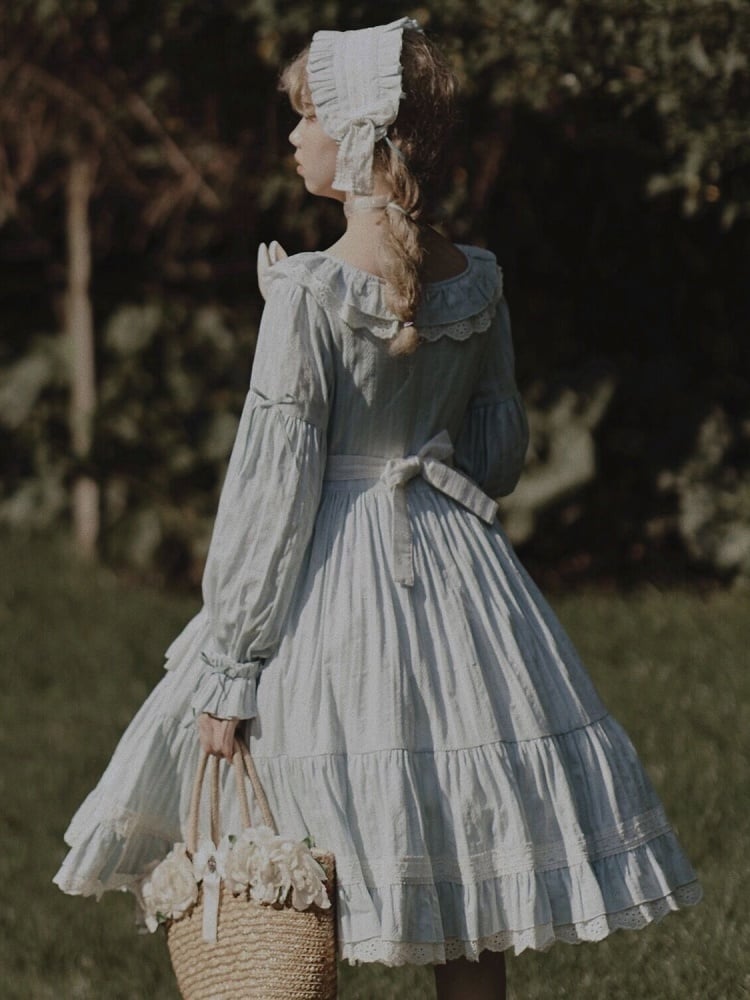 Short Version Margarita Floal Embroidery Bodice Round Neck High Waist Long Sleeves One Piece