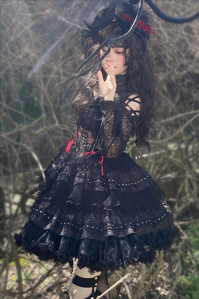 Rose Thorn Color Black Sweetheart Neckline Floral Embroidery Jumper Skirt Short Version