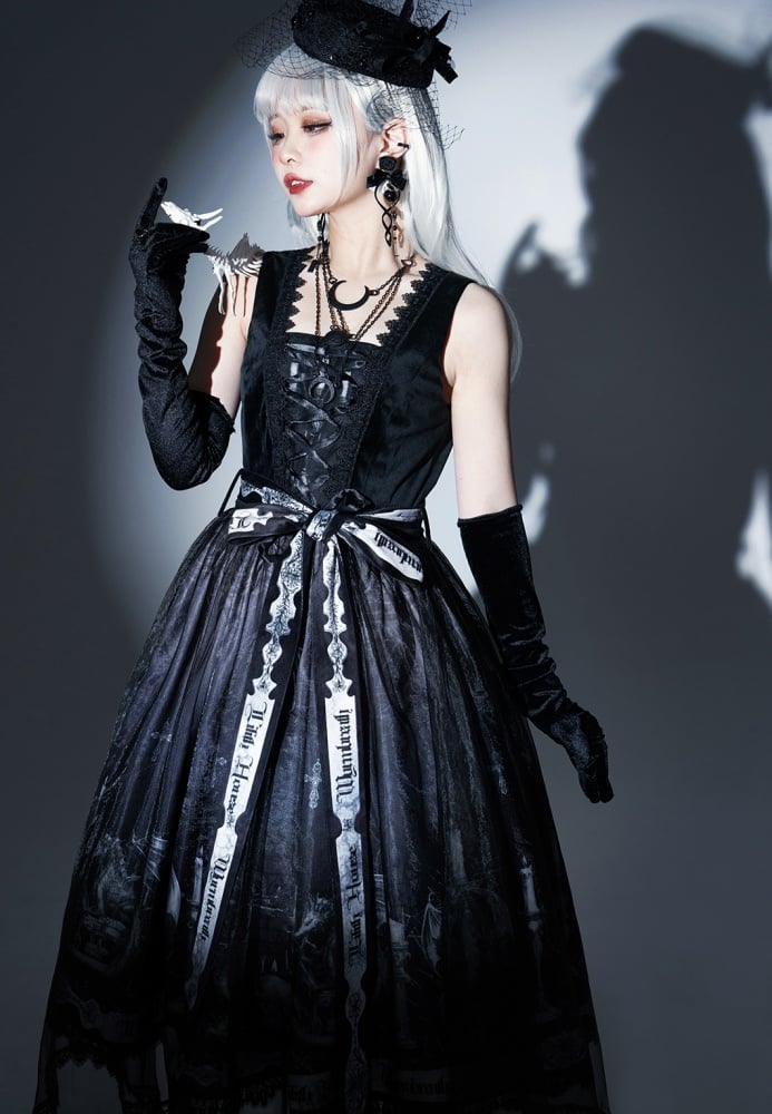 Women’s fashion gothic jumper skirt in black with dragon print