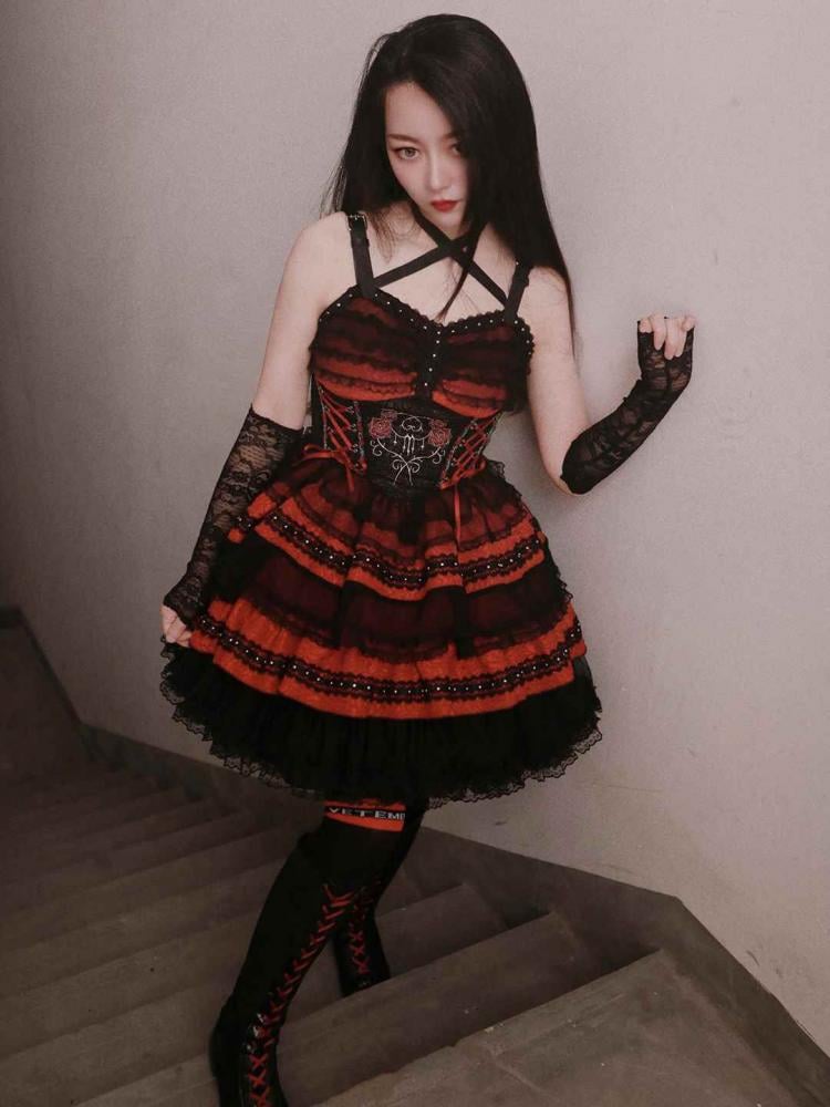 Rose Thorn Color Red Sweetheart Neckline Floral Embroidery Jumper Skirt Short Version