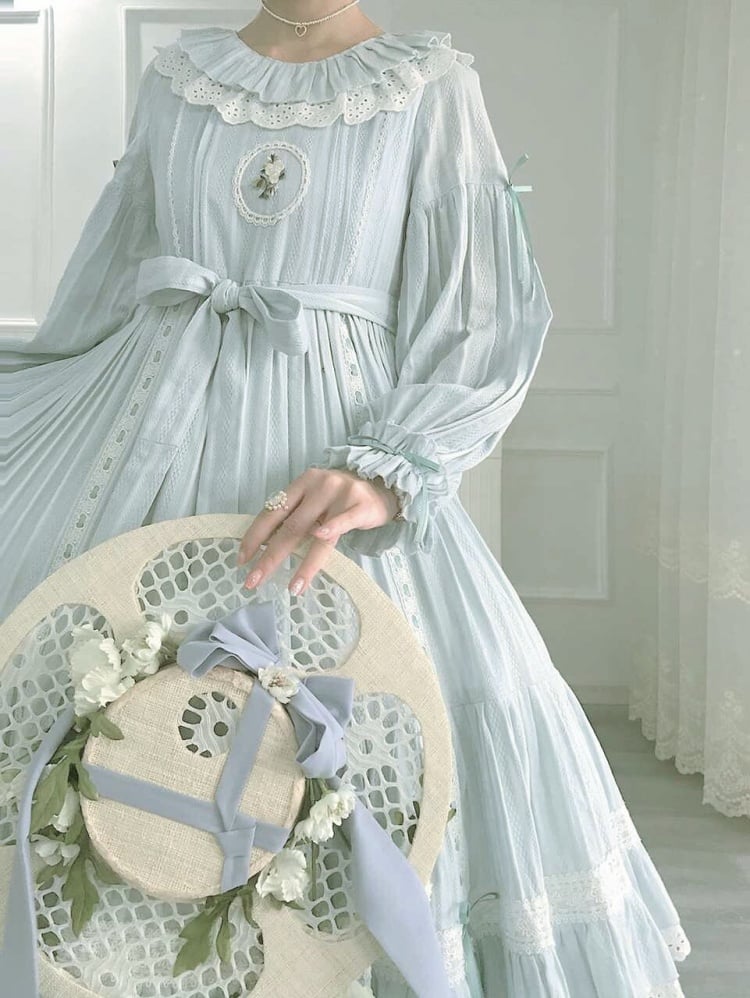 Short Version Margarita Floal Embroidery Bodice Round Neck High Waist Long Sleeves One Piece