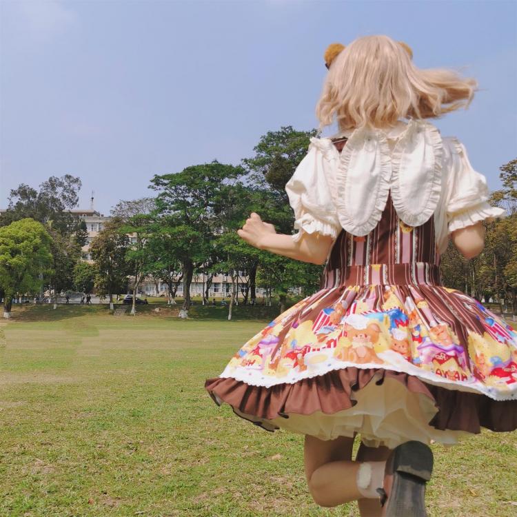 Little Bear and Pot Built-in Petticoat Bear and Biscuit Print Overalls