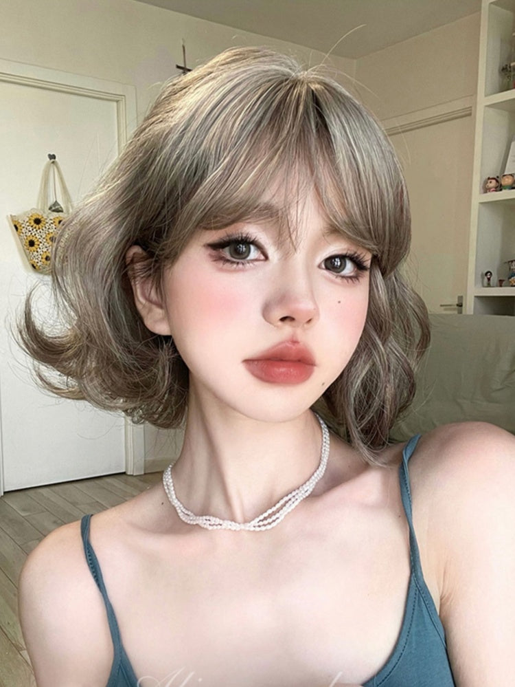 Light Brown Chin Length Wavy Synthetic Wig