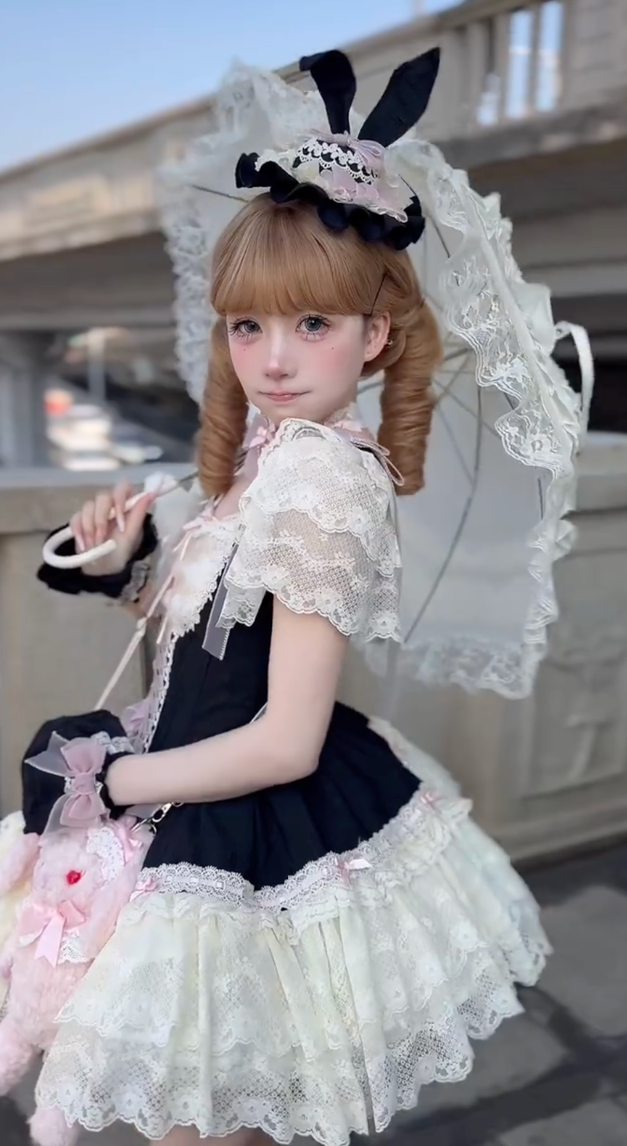 Bunny Lace Tea Party Lolita JSK (Black & Cream)