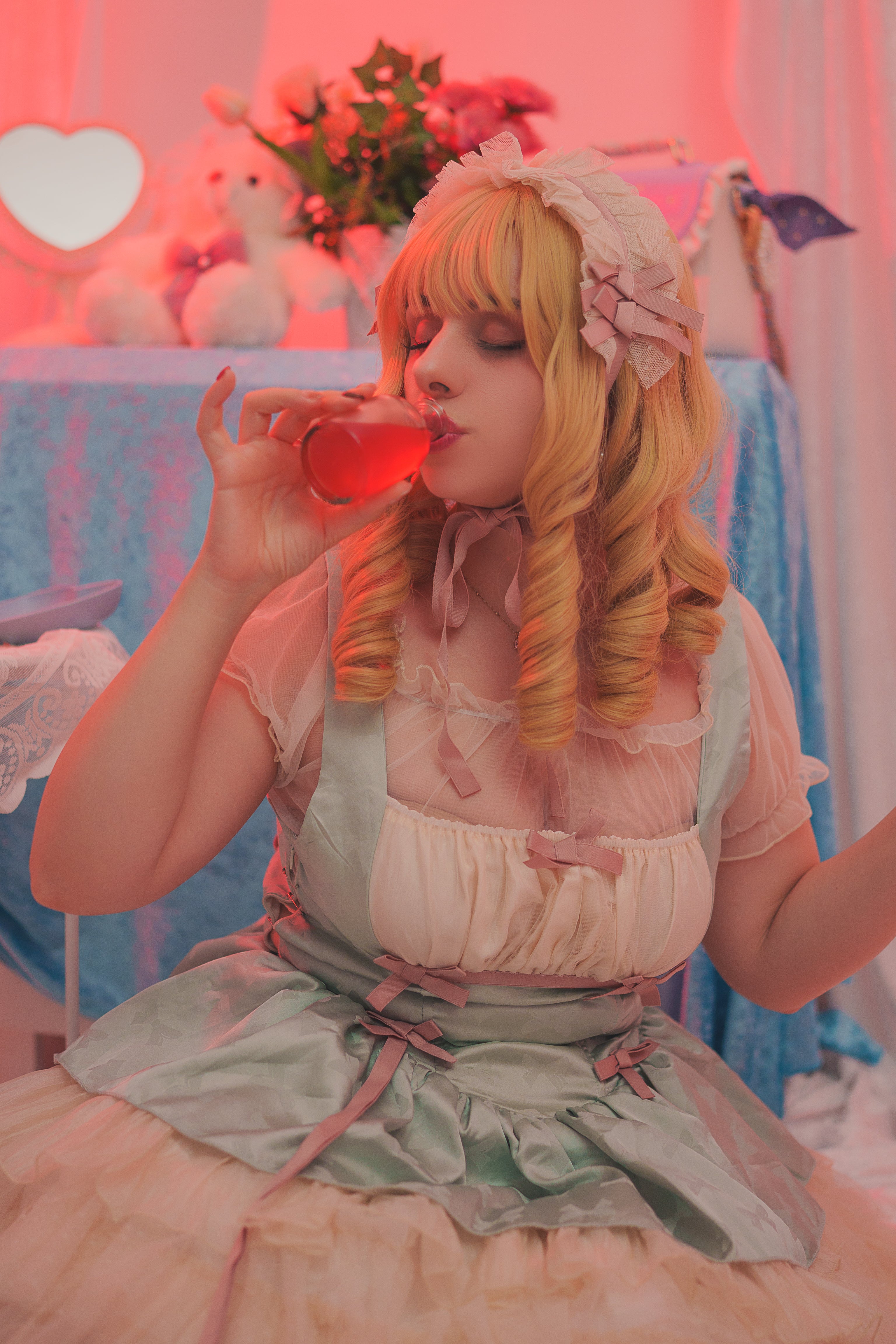 Royal Tea Party Curly Wig (Golden Blonde)