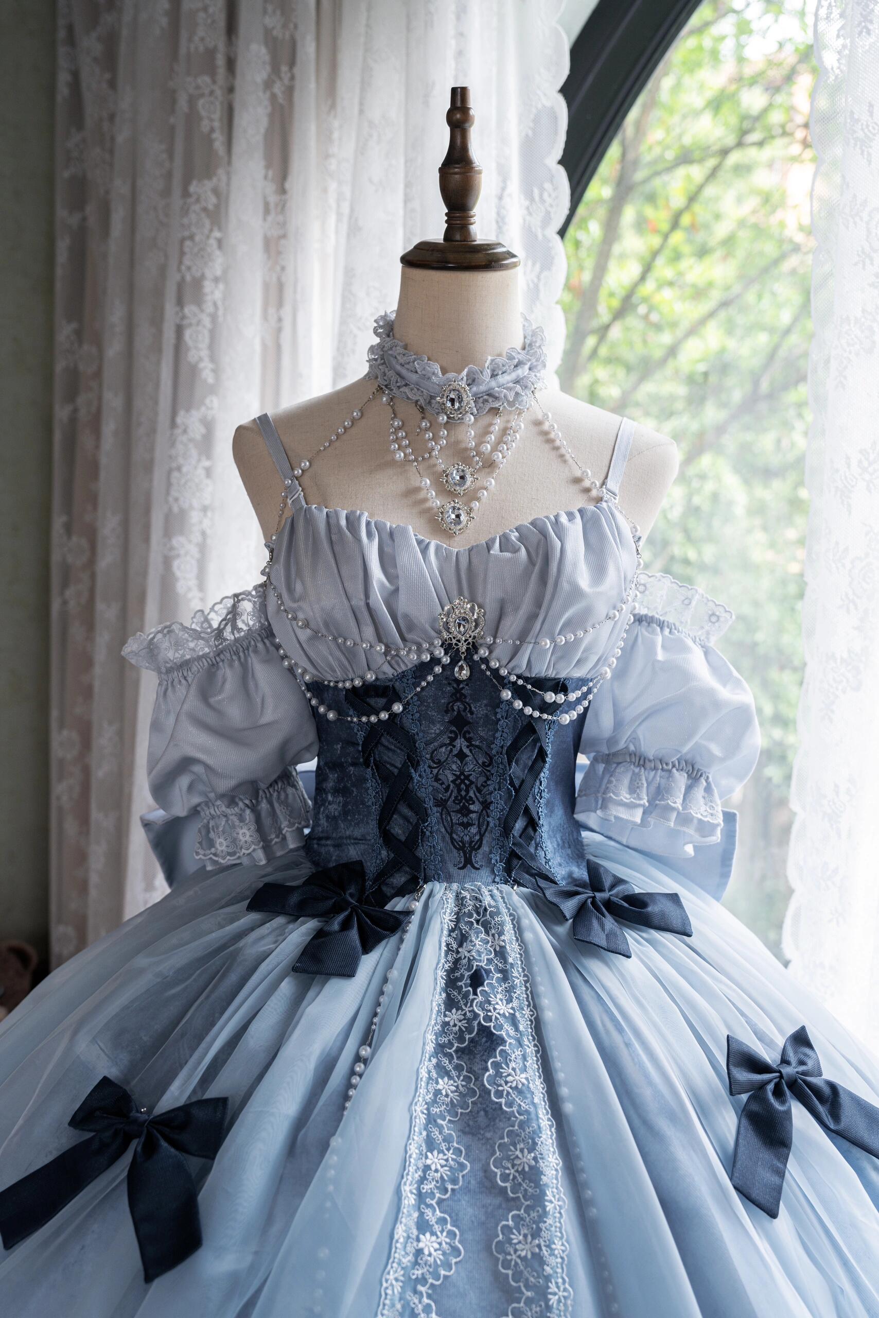 Close-up Celeste Waltz Dress