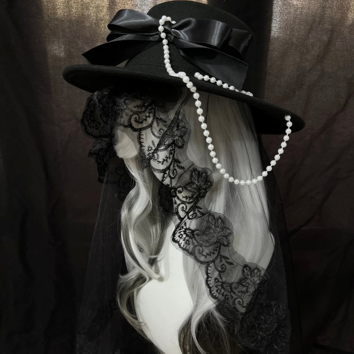 Gothic Pearl Veil Hat
