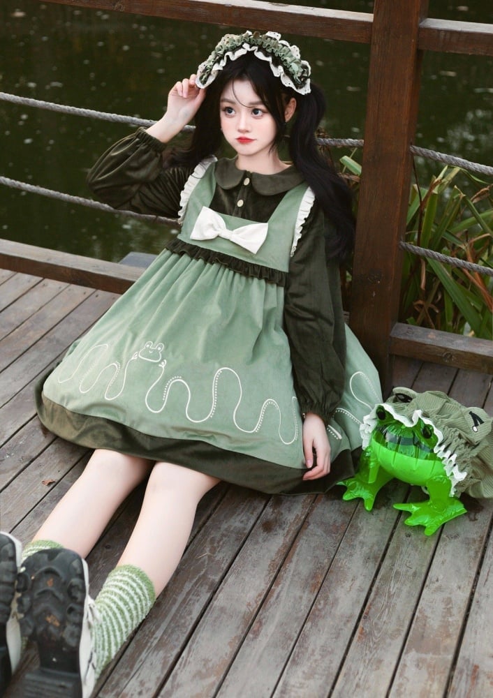 Clearance-Size S for Bust 90cm Green Jumping Frog Embroidery Dress Peter Pan Collar Fake-two Pieces Design - Sukuroi