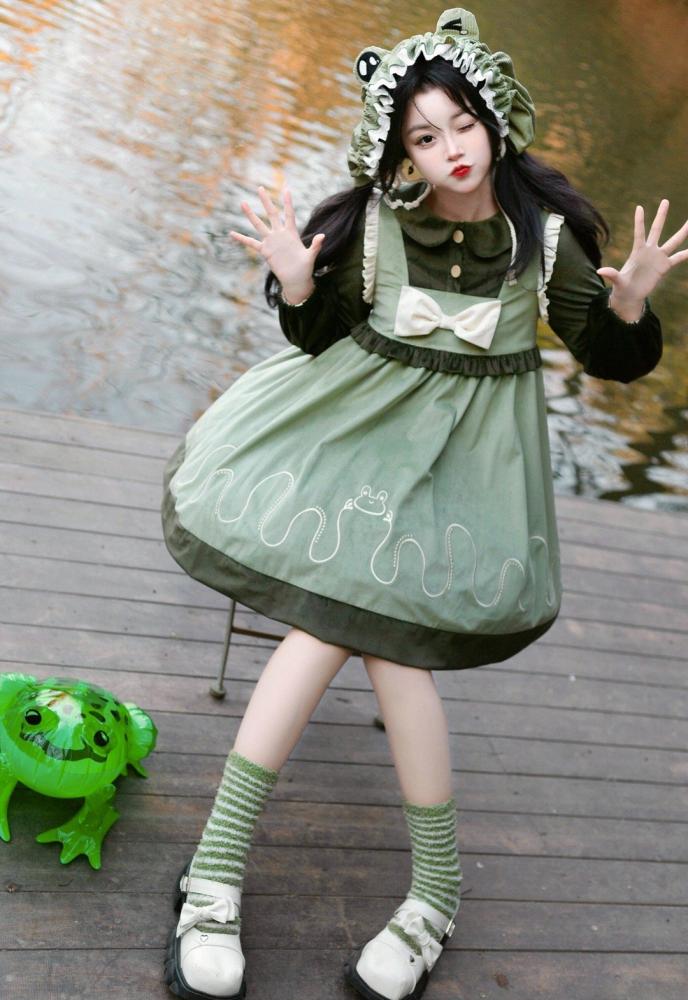 Clearance-Size S for Bust 90cm Green Jumping Frog Embroidery Dress Peter Pan Collar Fake-two Pieces Design - Sukuroi