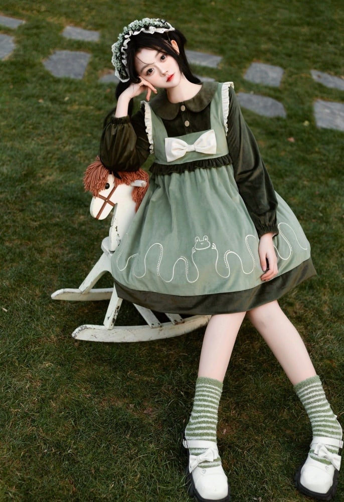 Clearance-Size S for Bust 90cm Green Jumping Frog Embroidery Dress Peter Pan Collar Fake-two Pieces Design - Sukuroi