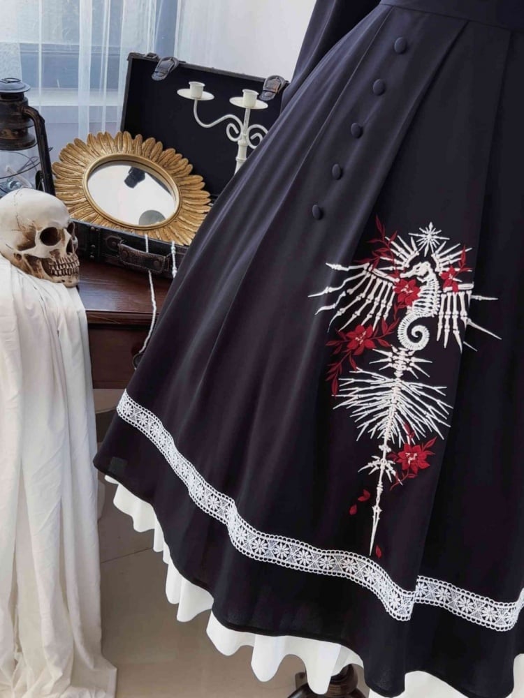 Clearance-Size L for Bust 94cm Gothic Skeleton and Floral Embroidery Nun Banded Collar One Piece Black and White - Sukuroi