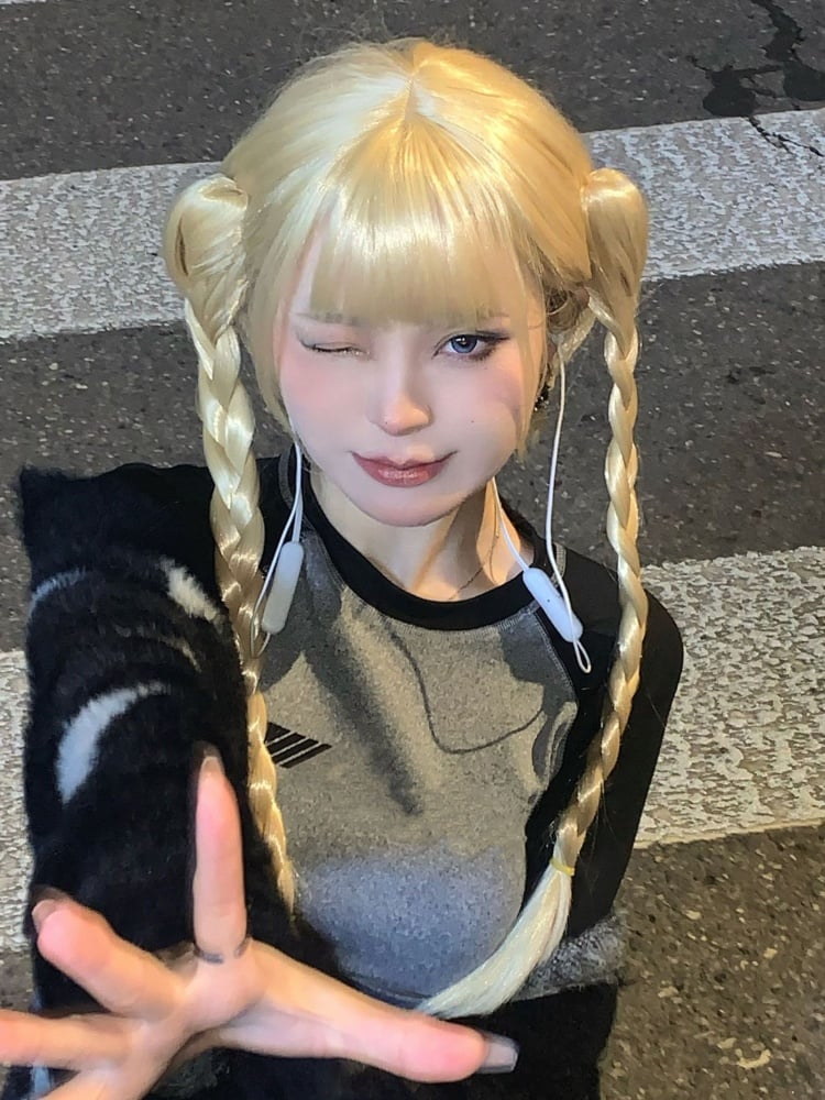 Blonde Short Wig with Braid Jaw Clips