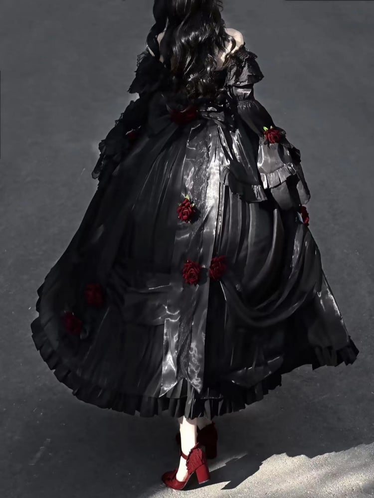 Black Gothic Roses Design Princess Basque Waist Quinceanera Dress - Sukuroi