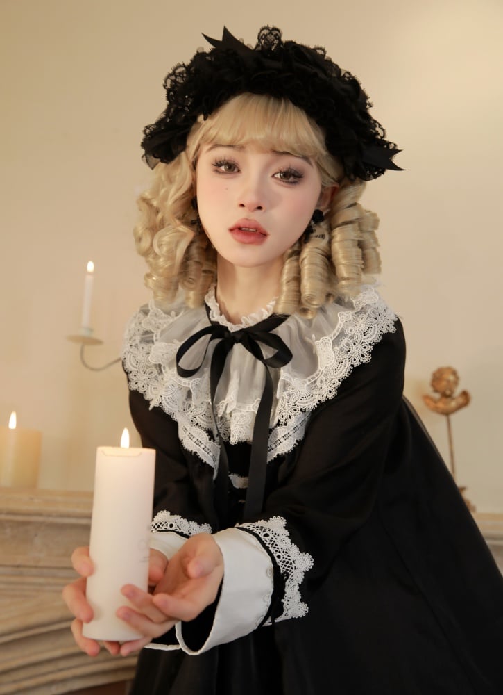 Black and White Candlestick Embroidery One Piece - Sukuroi