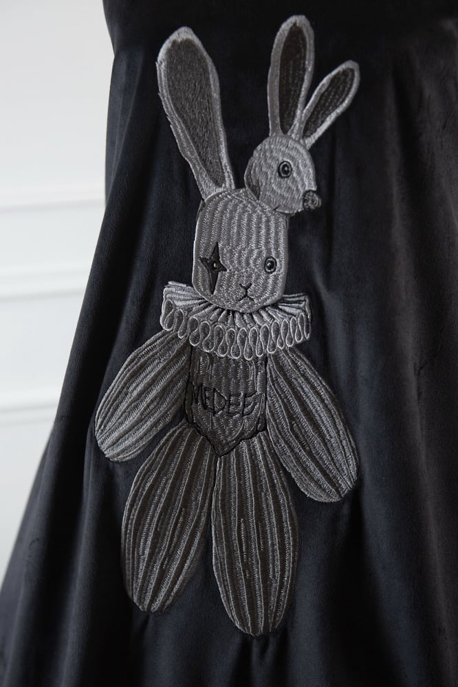 Black Velvet Bunny Embroidery Scallop Trim Hemline Jumper Skirt - Sukuroi