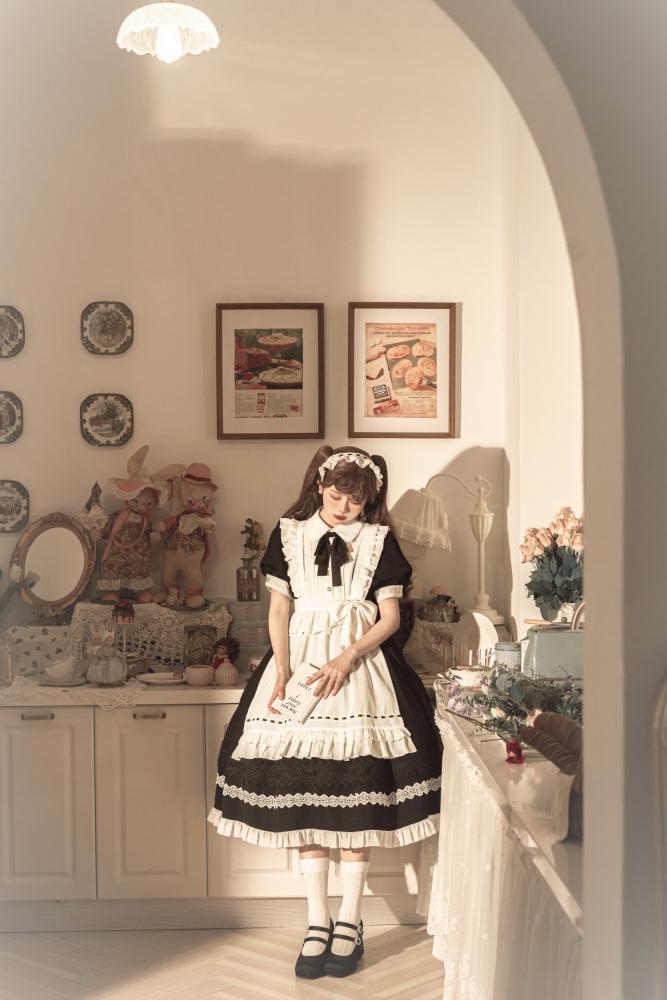 Black High Waist One Piece Maid Style Dress with Detachable Apron Short Sleeves Version