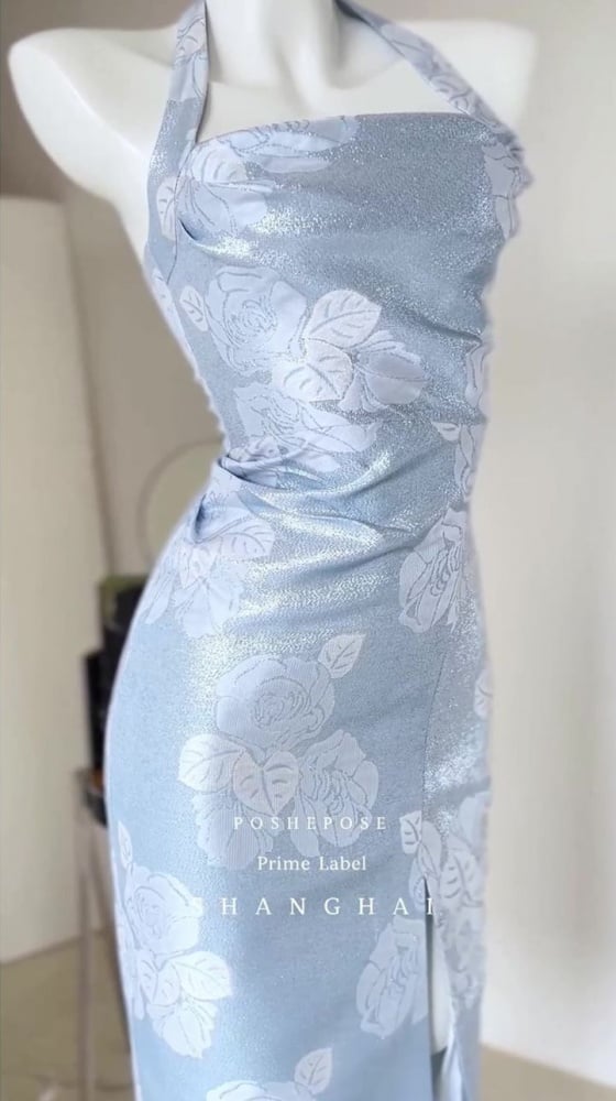 Blue Halter Neck Brocade Qipao with Rose Pattern