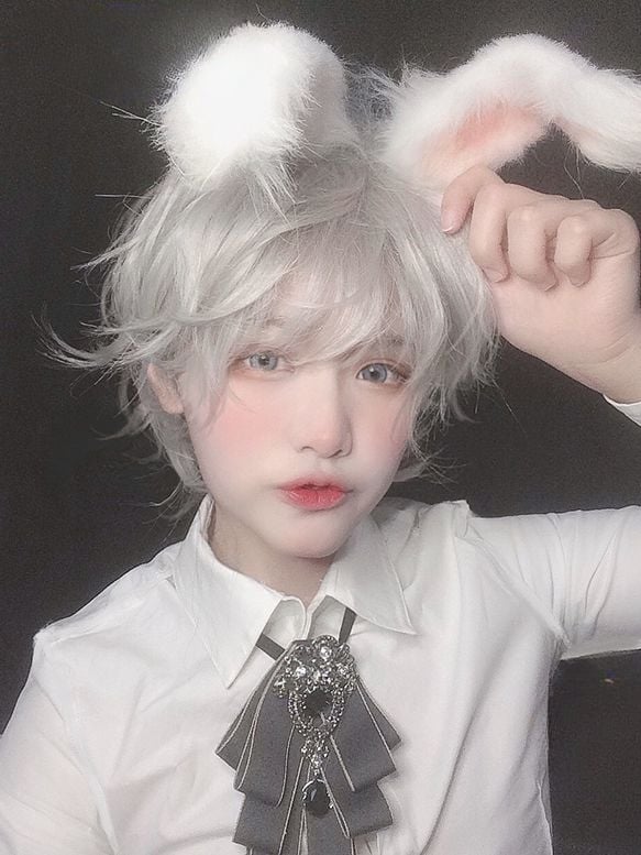 Mr. Rabbit Chin Length Grey Ouji Short Wig